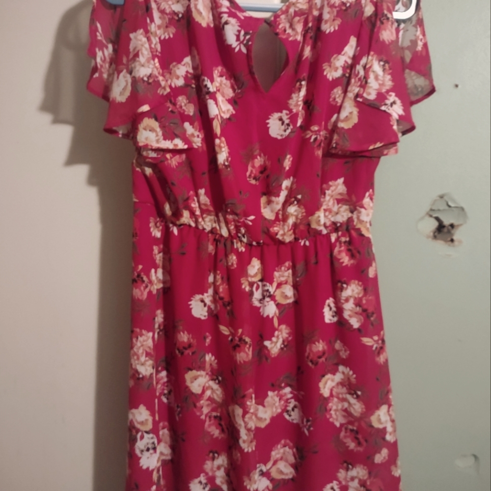 Woman's size medium Maurices red floral wrap ‎ dress With Ruffled Sleeves